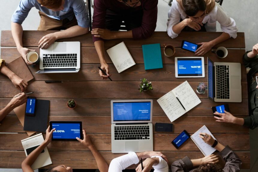 Beitragsbild zu: Mit Spielcharakter zum Erfolg: Wie spielerische Veranstaltungen das Networking in Unternehmen verändern
